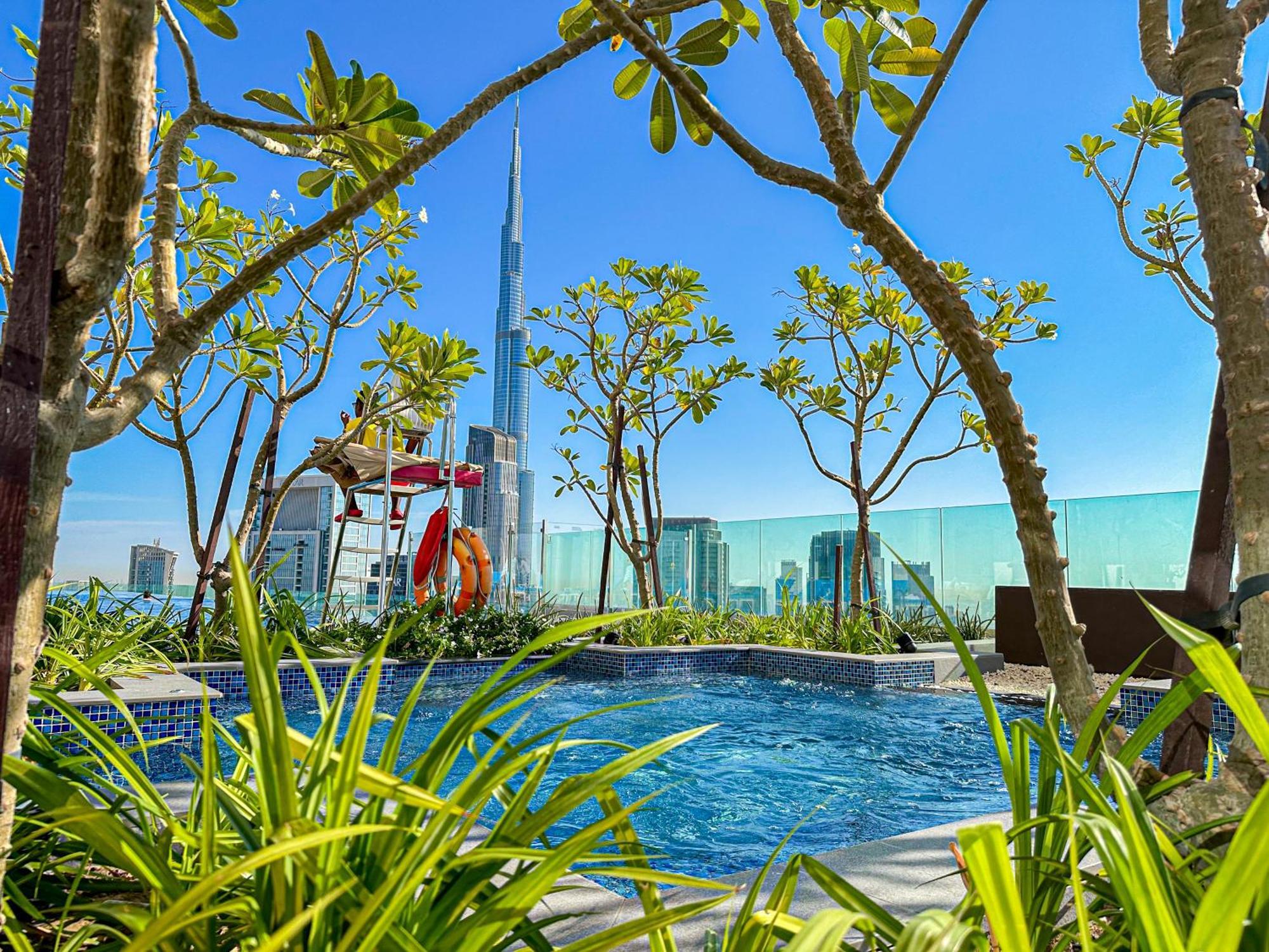Amazing 64th Floor Infinity Pool With Burj Khalifa Views 2br In Paramount Midtown Appartement Dubai